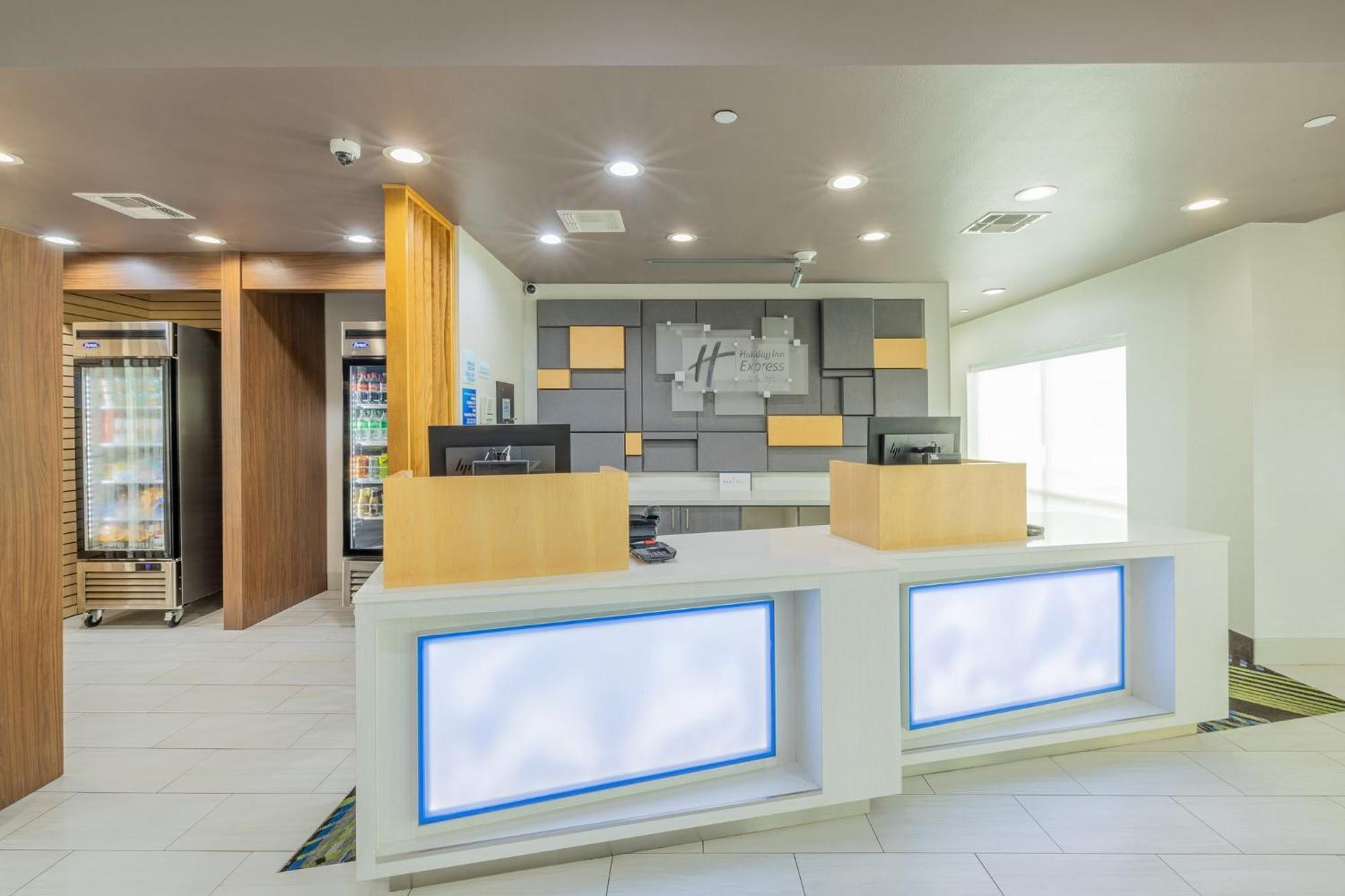 Holiday Inn Express & Suites - Lindale By Ihg Exterior foto