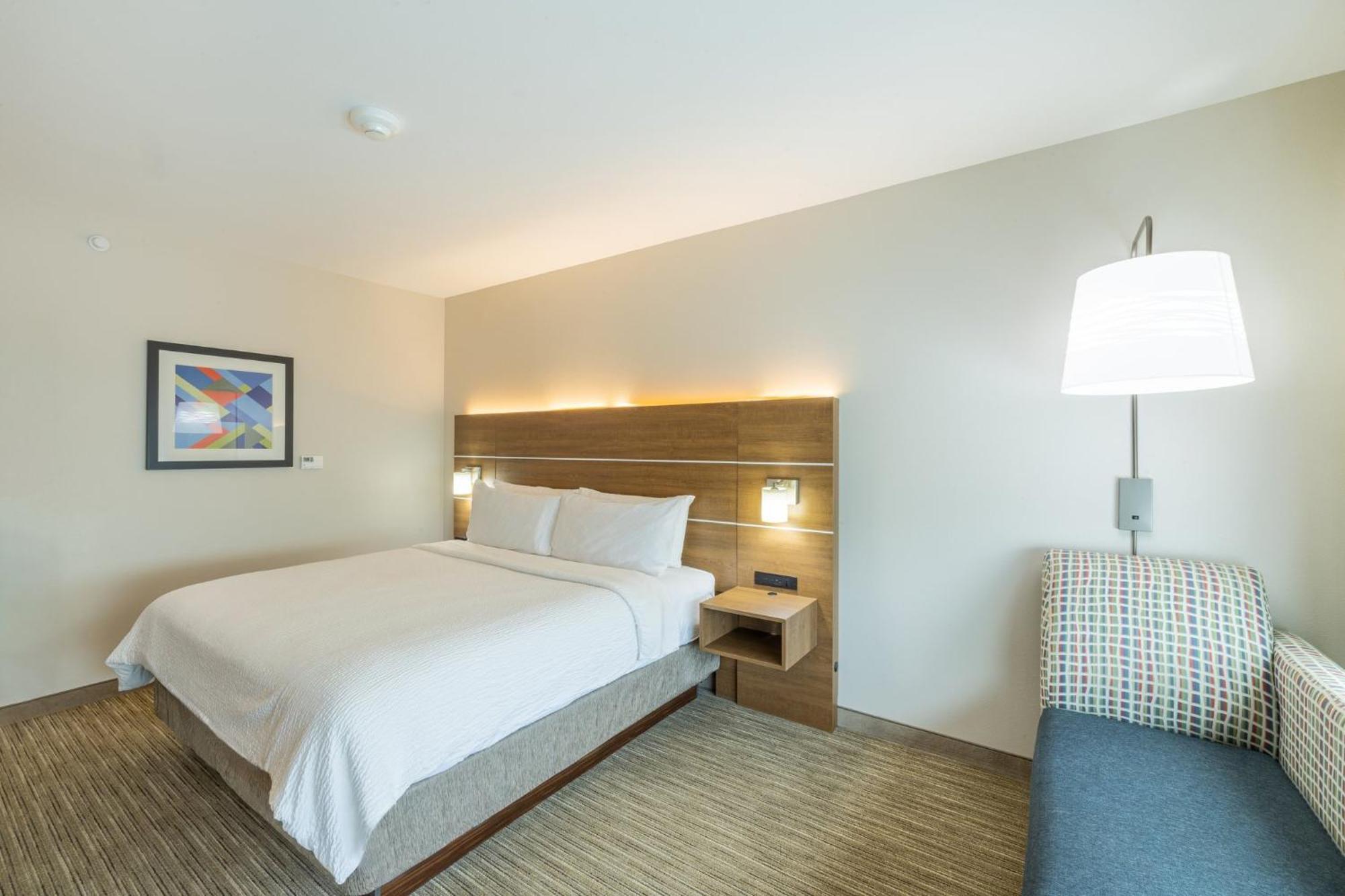 Holiday Inn Express & Suites - Lindale By Ihg Exterior foto