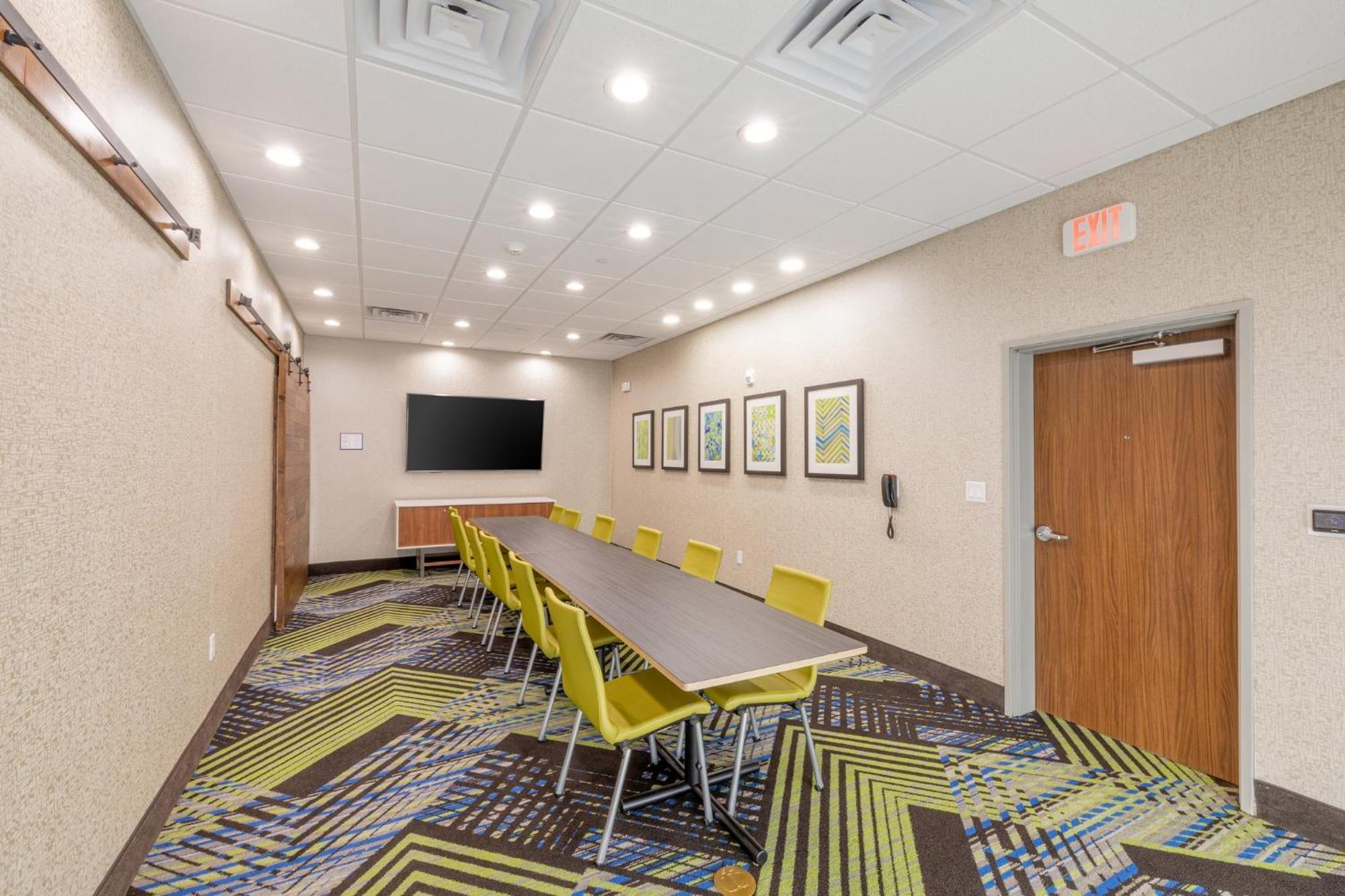 Holiday Inn Express & Suites - Lindale By Ihg Exterior foto