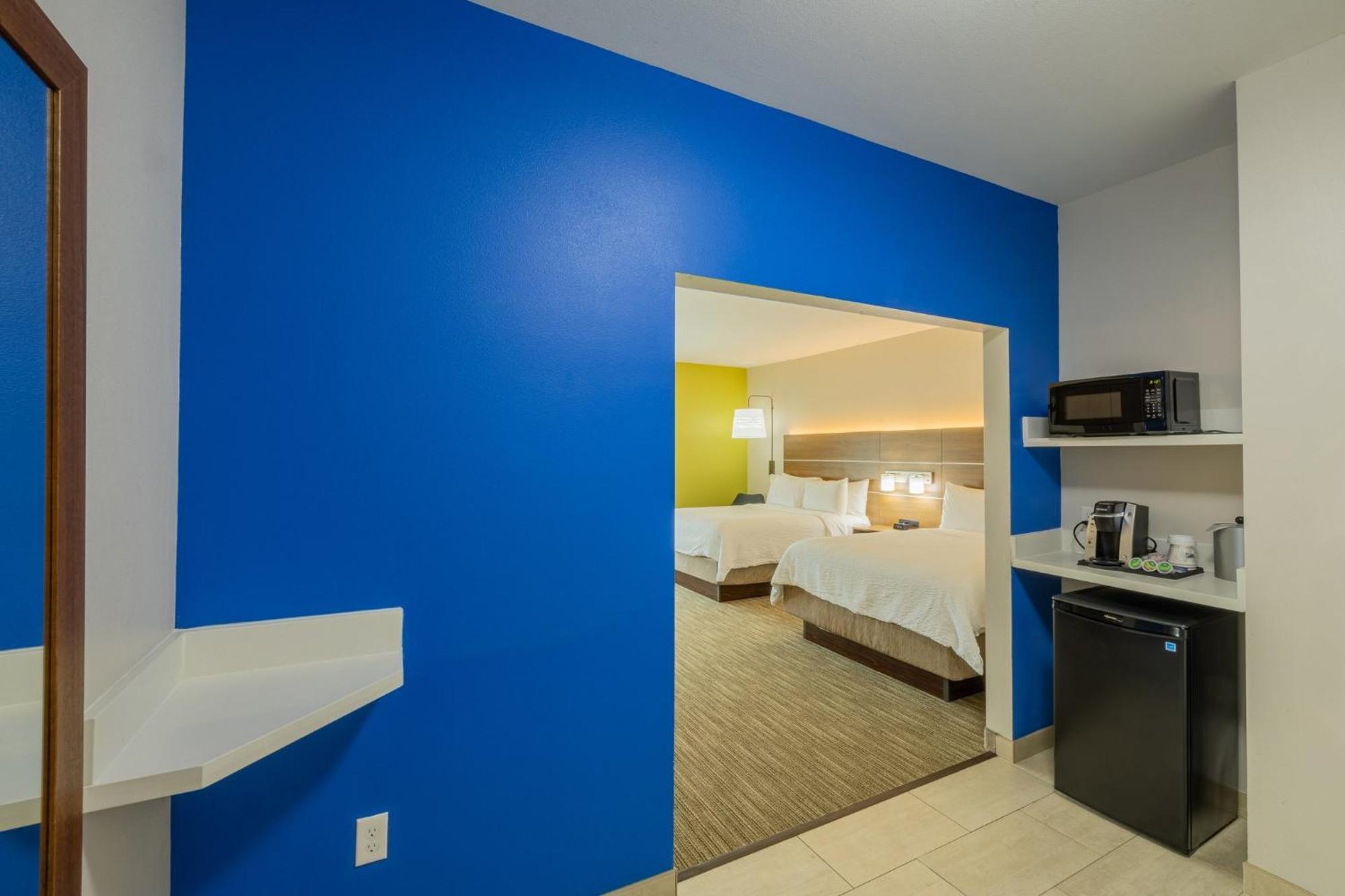 Holiday Inn Express & Suites - Lindale By Ihg Exterior foto